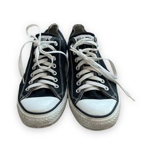 Converse Low Top Chucks, Size 9, Black and White